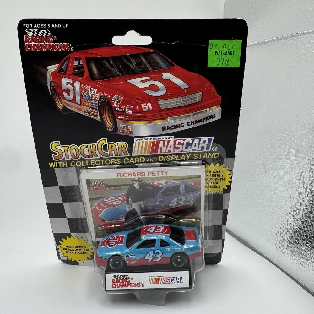 Richard Petty Goodyear Eagle Vari 1992 Racing Champions 1:64 Die-Cast NASCAR